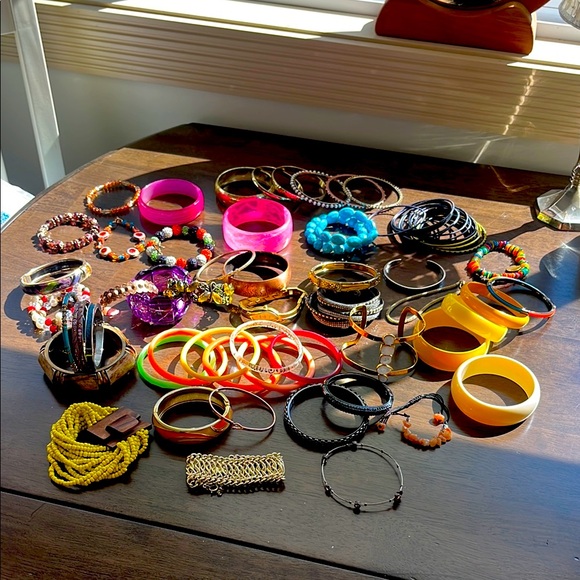 Jewelry - Bracelet lot 68 pieces!!